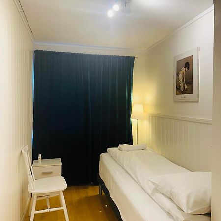 Arctic Inn, Cozy Single Bed Private Room In A Shared Apartment With Stunning Tromso Views Buitenkant foto