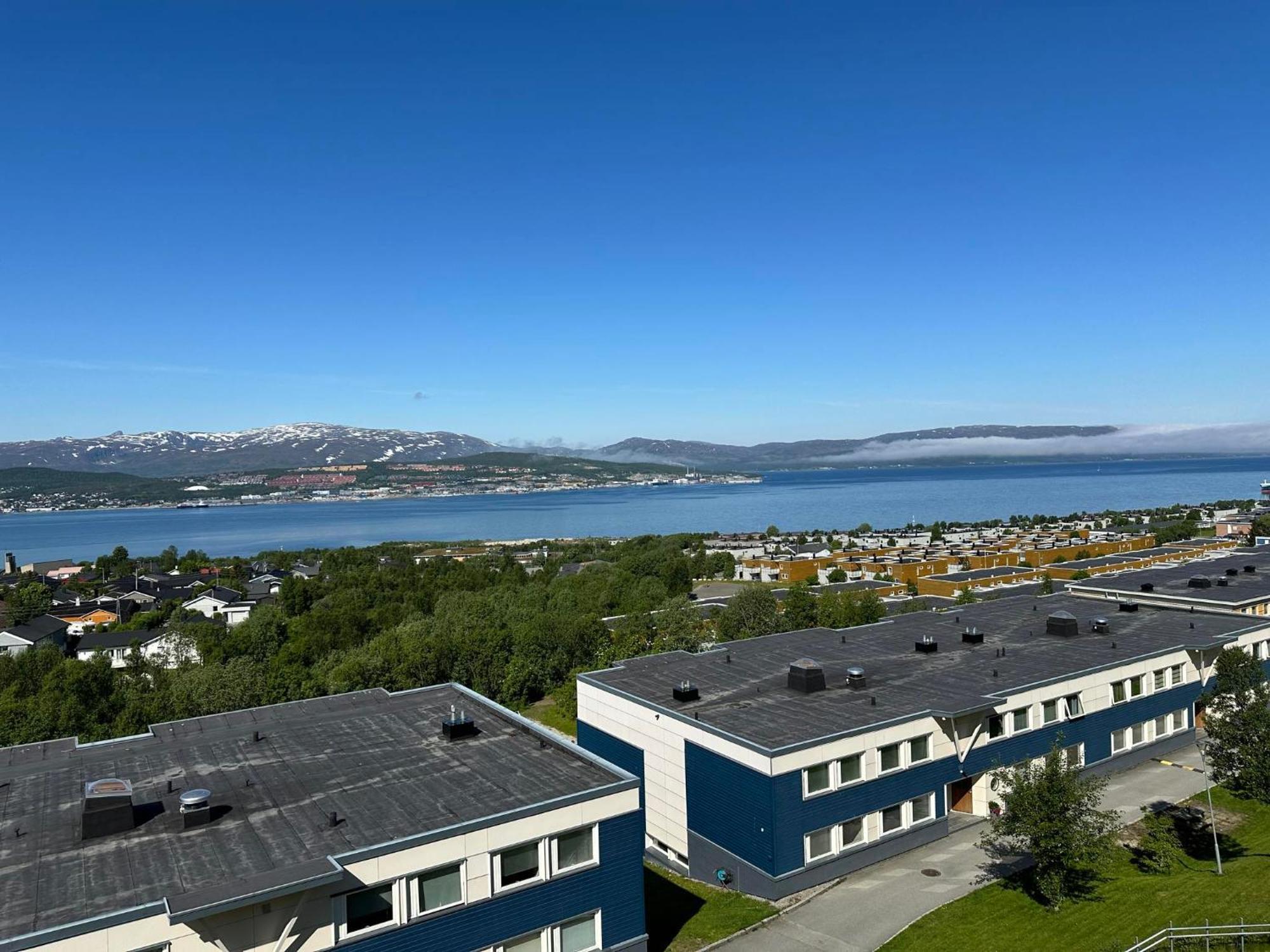 Arctic Inn, Cozy Single Bed Private Room In A Shared Apartment With Stunning Tromso Views Buitenkant foto